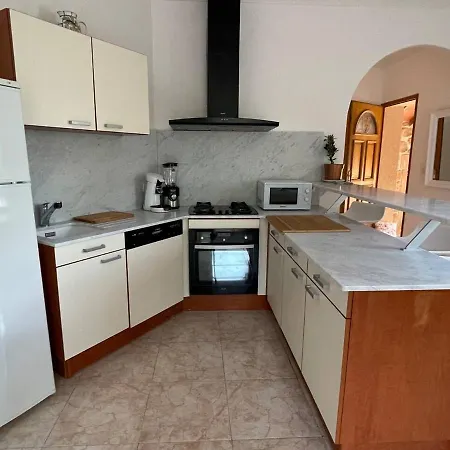 Captivating 2-Bed Cottage Garden & Pool In Sauve