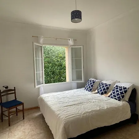 Captivating 2-Bed Cottage Garden & Pool In Sauve Ferienhaus