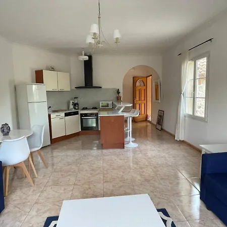Captivating 2-Bed Cottage Garden & Pool In Sauve Ferienhaus *